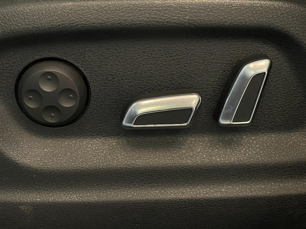 43599145-20.jpg